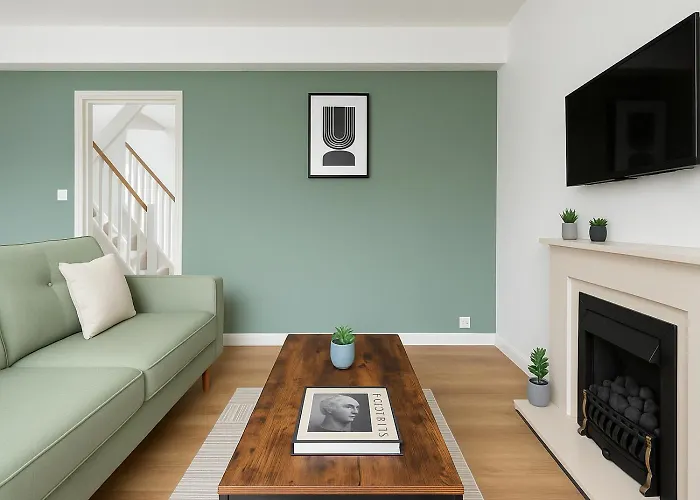 2 Bed Flat With Garden In Canonbury